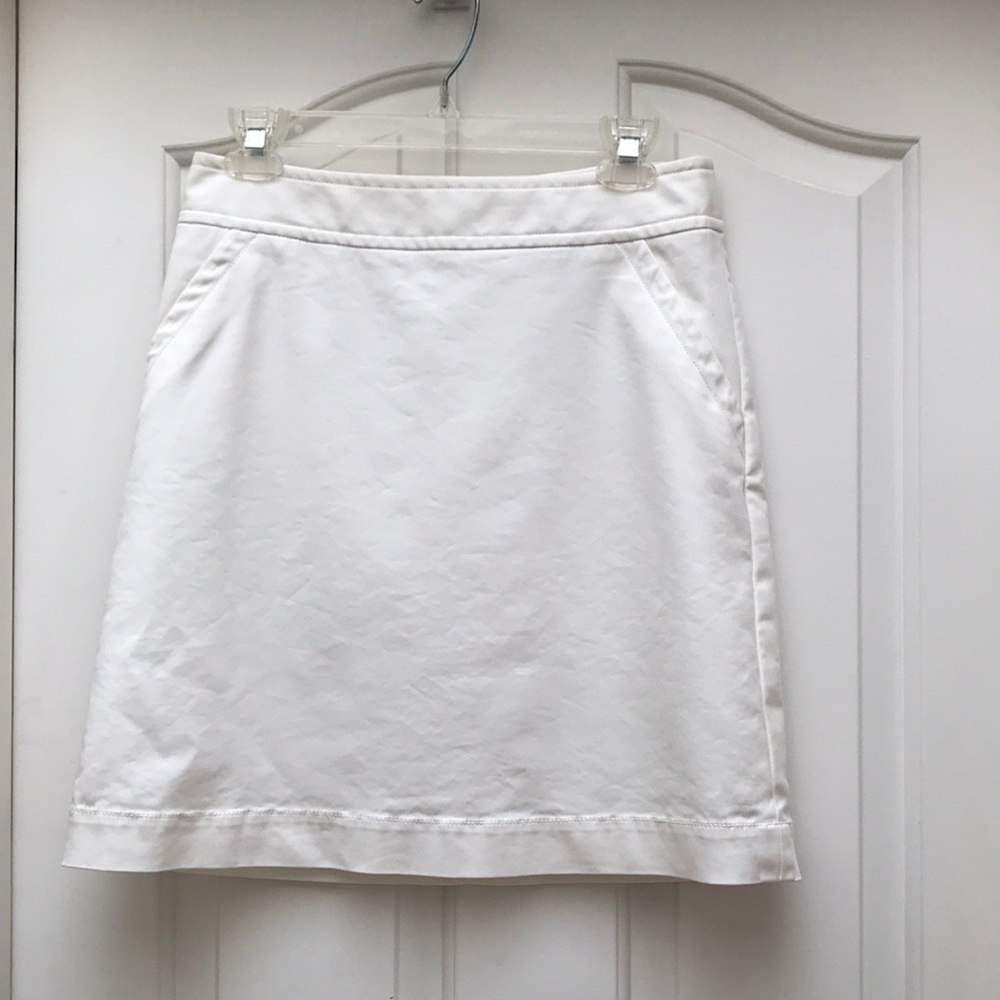BR stretchy lined Classic White A-Line Skirt